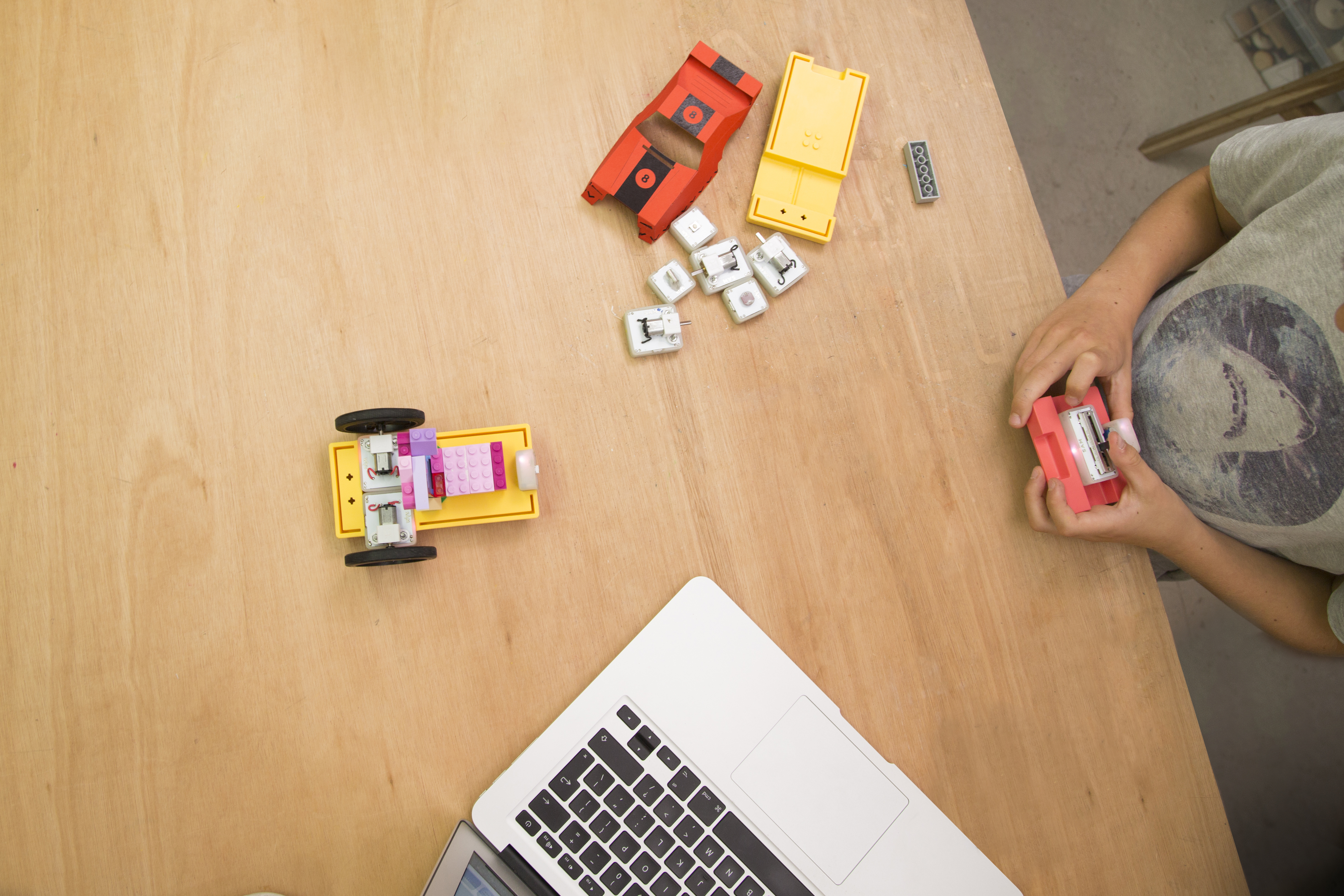 SAM Labs - Curious Cars — Giulio Ammendola